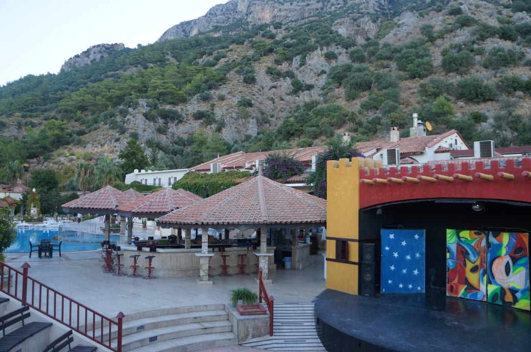 Горы рядом Ölüdeniz Beach Resort by Z Hotels