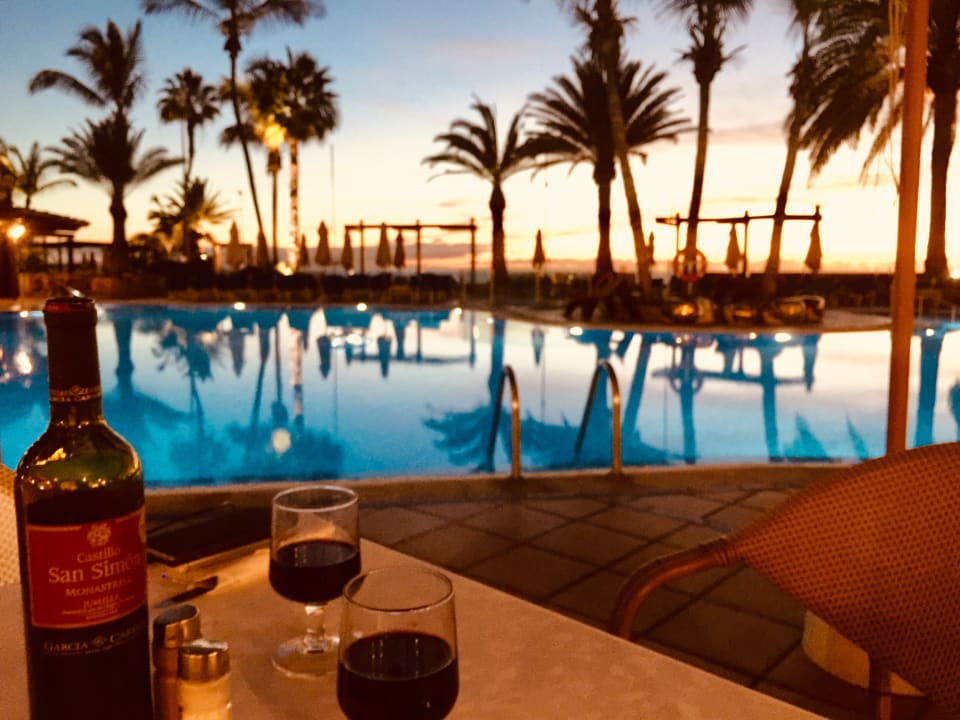 Gastro Bull Dorado Beach & Spa