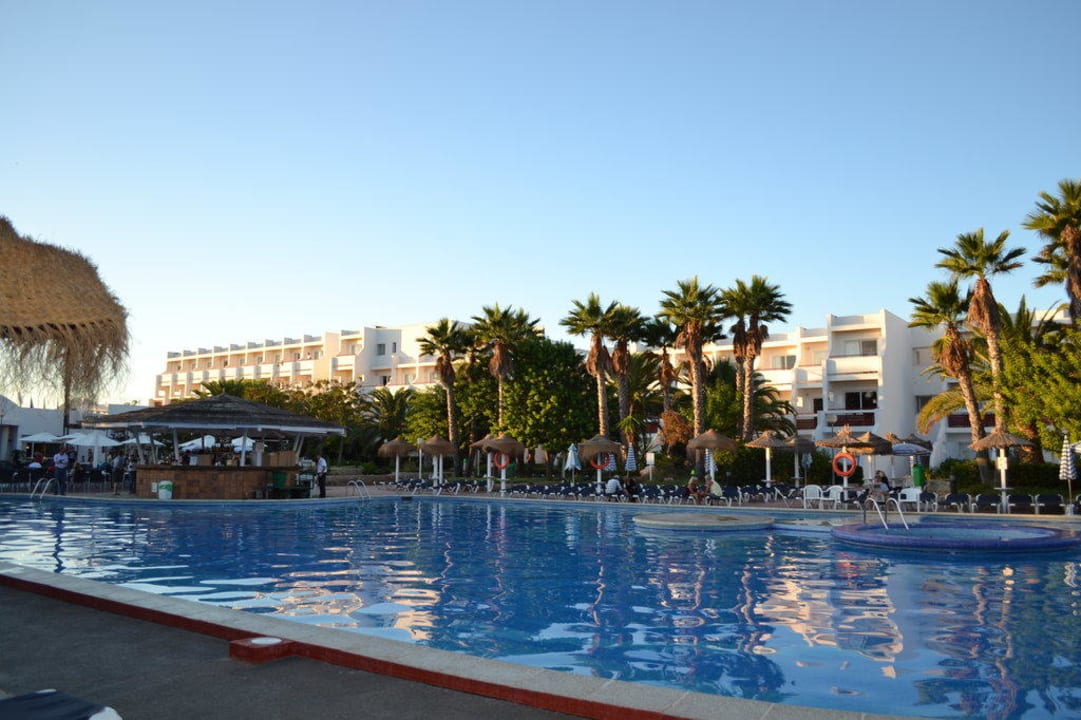 Pooanlage Grand Palladium White Island Resort & Spa