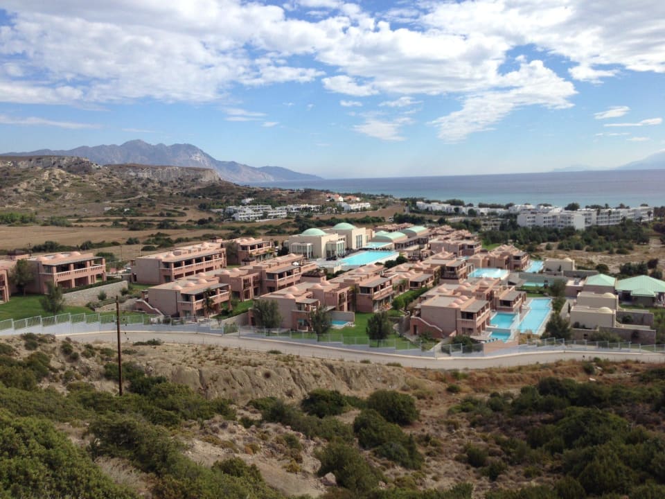 Die Hotelanlage vom benachbarten Berg Atlantica Belvedere Resort