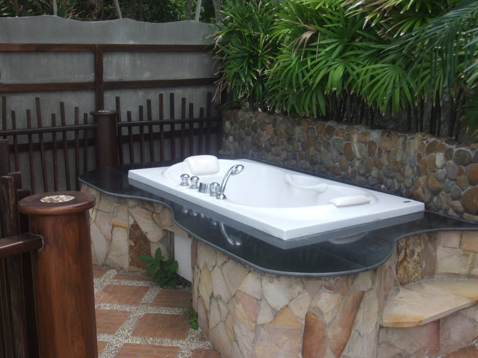 Terrasse mit Jacuzzi Panviman Resort Koh Phangan