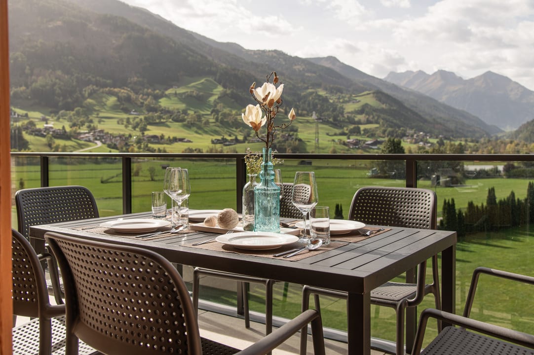 Ausblick AlpenParks Hotel & Apartment Montana Matrei