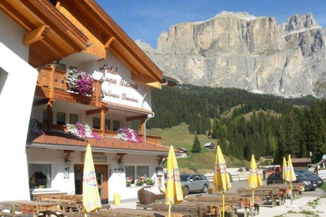Hotel Lupo Bianco Wellness & Walking Canazei Wellness Hotel Lupo Bianco