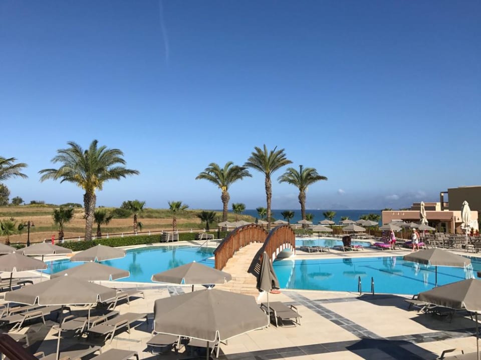 Pool Hotel Horizon Beach Resort