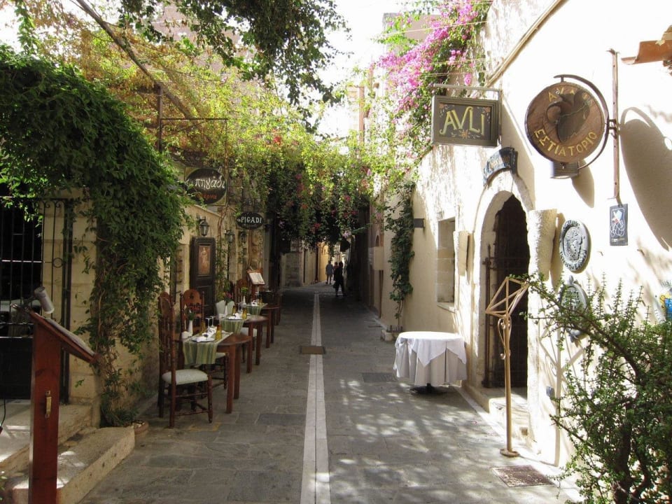 Restaurant entrance Avli Lounge Apartments