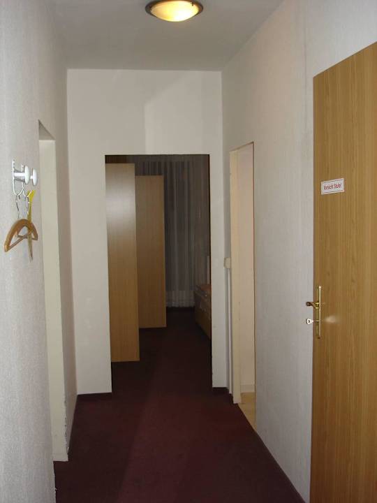 Der geräumige Flur in der Wohnung Days Inn Leipzig City Centre