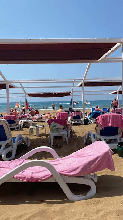 Strand Alba Queen Hotel