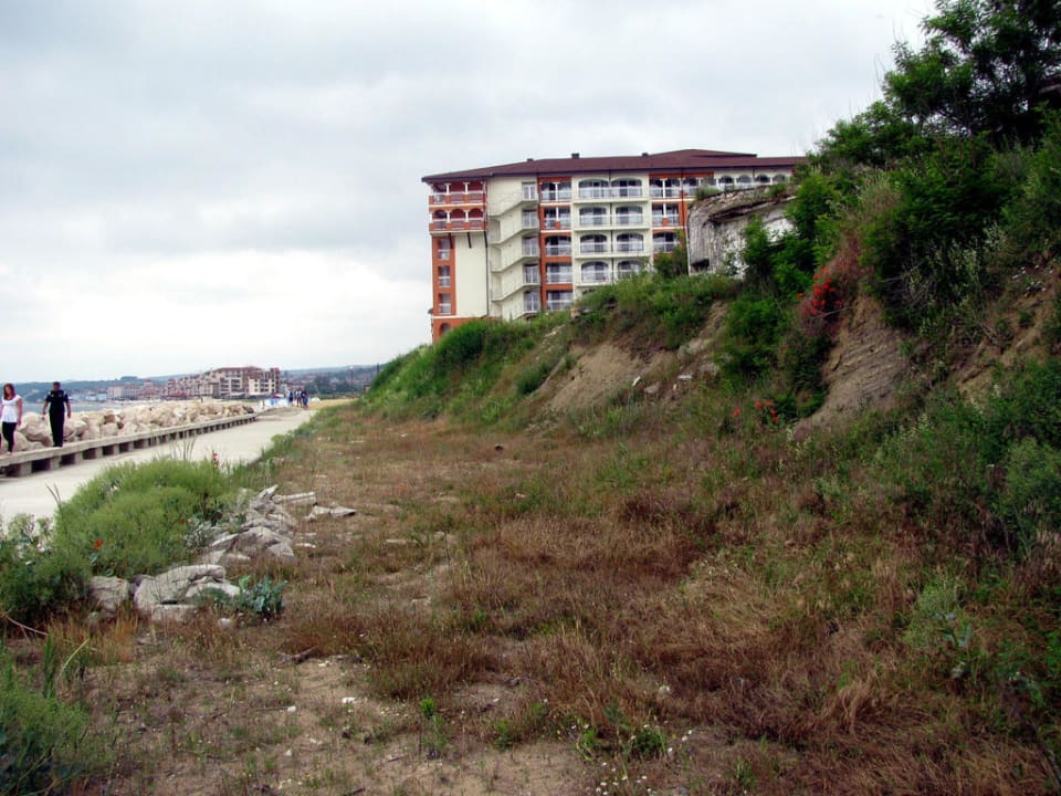 Beginn des naturbelassenen Strandes Sol Luna Bay