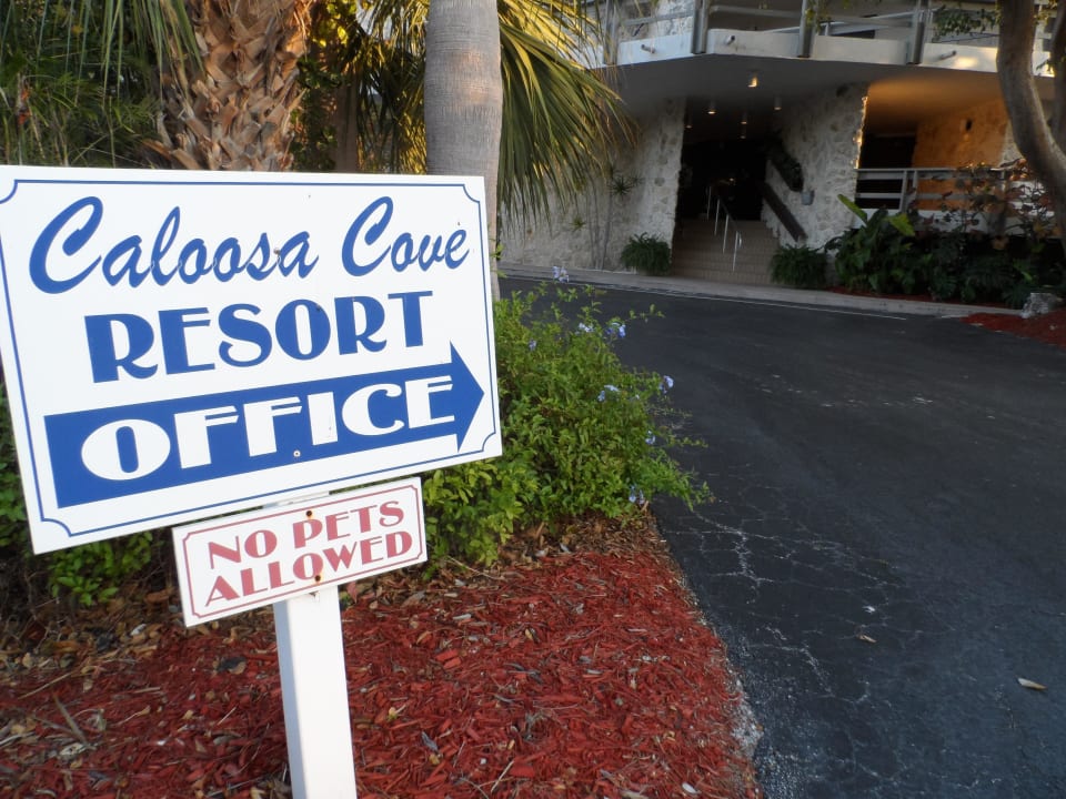 Hoteleingang Caloosa Cove Resort