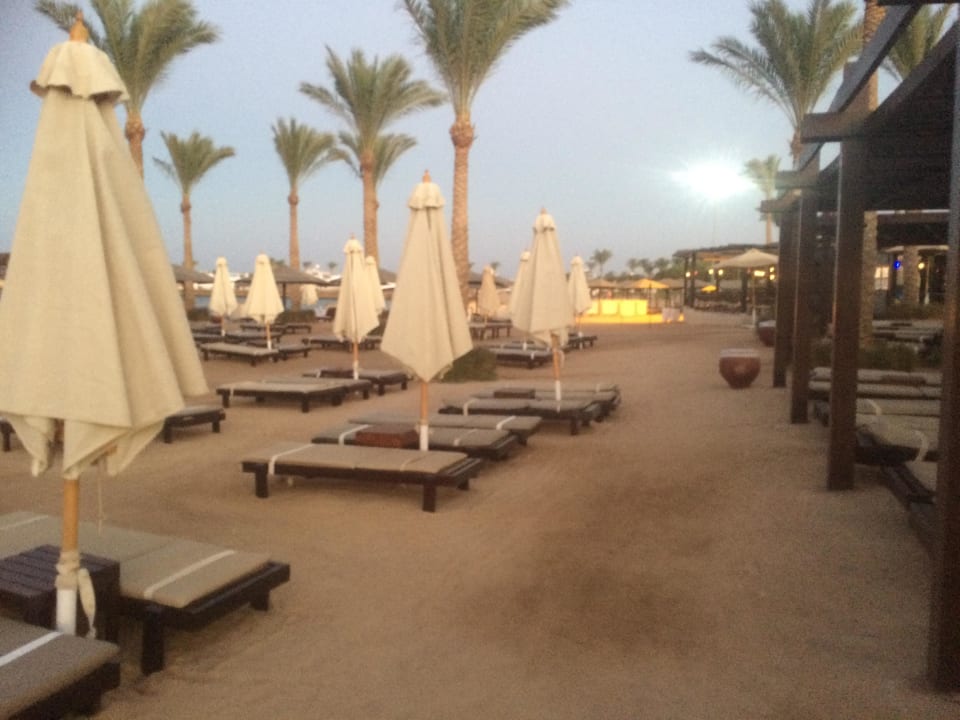 Strand am Abend Steigenberger Aqua Magic