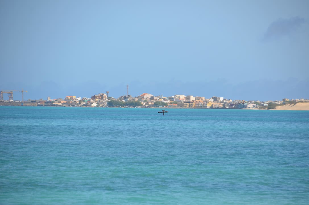 Gesamtanlage vom Wasser aus fotografiert Hotel Riu Karamboa