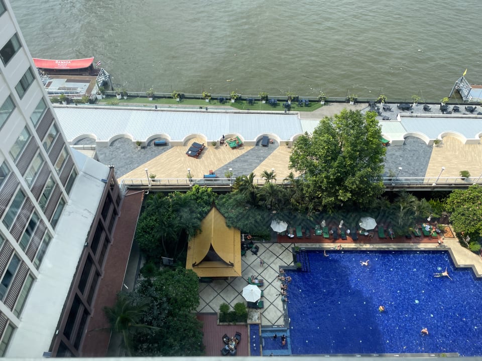 Ausblick Ramada Plaza by Wyndham Bangkok Menam Riverside