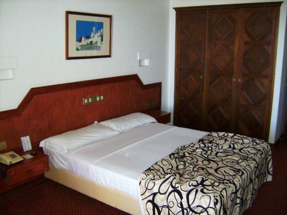 Komfortables Doppelbett Hotel Cidadela