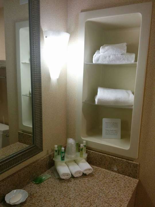 Toiletries Hotel Holiday Inn Express & Suites Webster