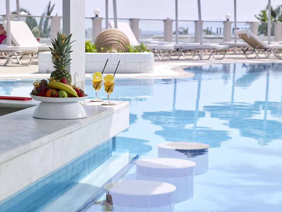 Gastro Dimitra Beach Hotel & Suites