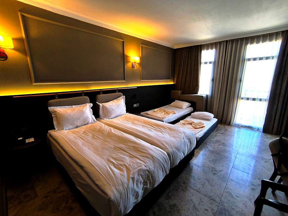 Zimmer Adora Hotel & Resort
