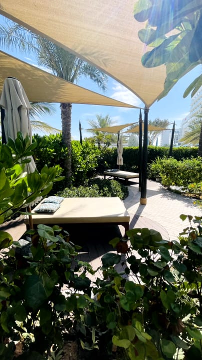 Pool Centara Mirage Beach Resort Dubai - A World of Family Fun