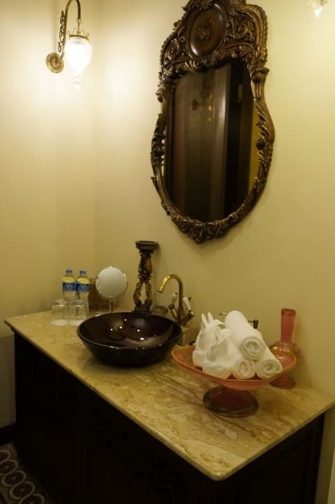 Badezimmer Waschbecken Hotel The Puripunn