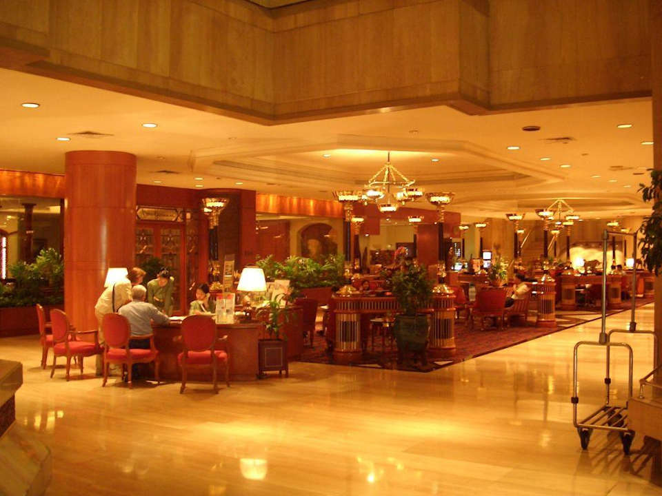 Hotel-Lobby Centara Grand at Central Plaza Ladprao Bangkok