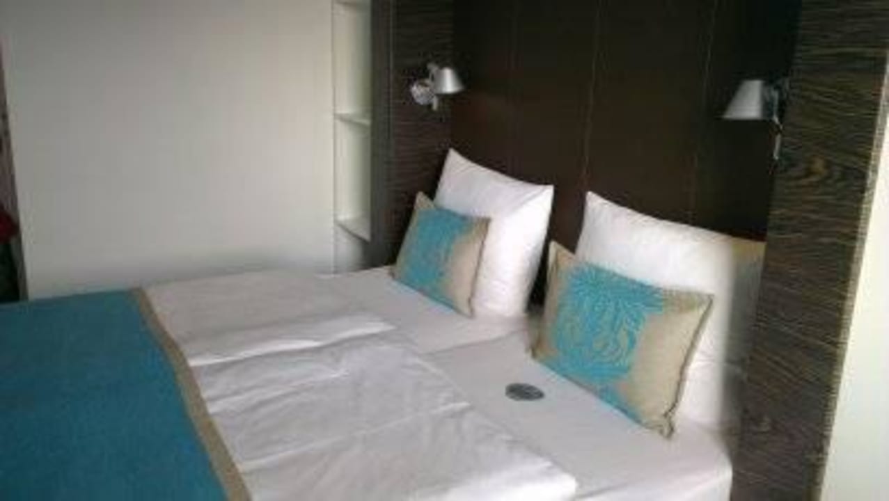 Bett Motel One Hamburg-Alster