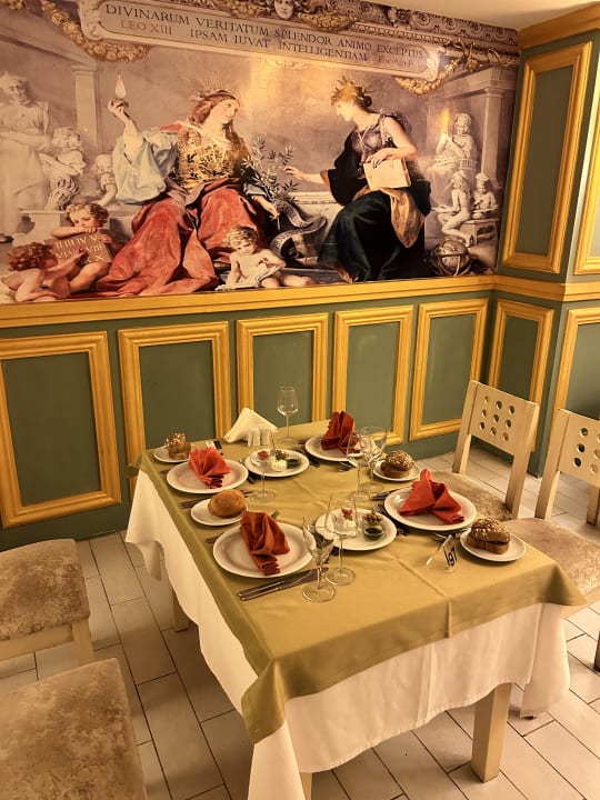 Gastro Seaden Corolla Hotel