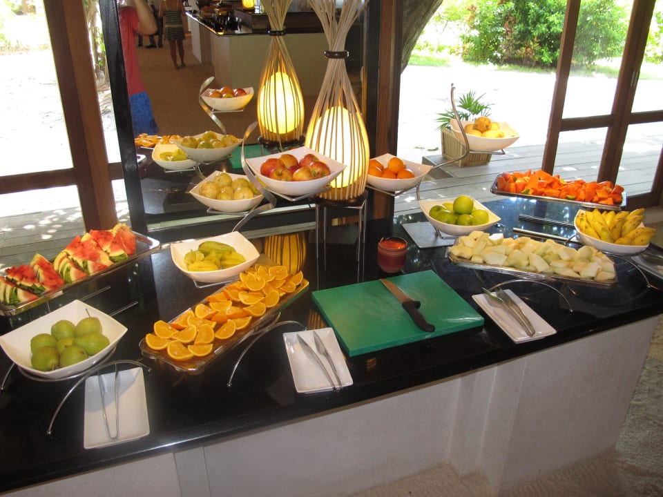 Ahima-Rest. Büffet, Obst Vilamendhoo Island Resort & Spa