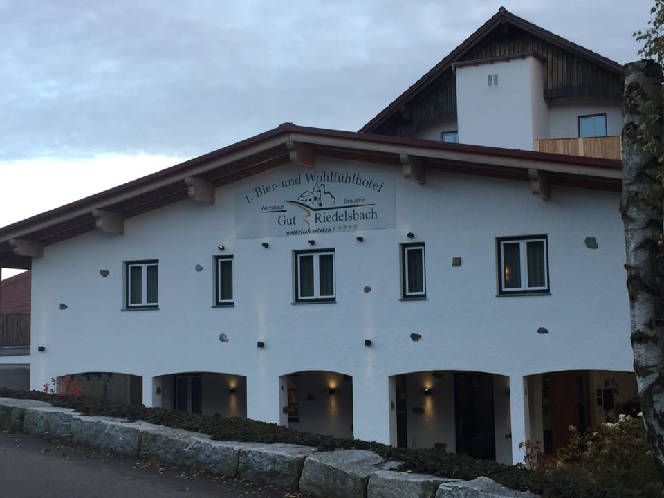 Aussenansicht 1. Bier & Wohlfühlhotel Gut Riedelsbach