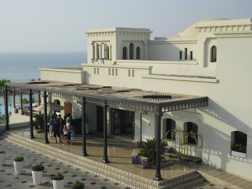 Die Rezeption The Cove Rotana Resort