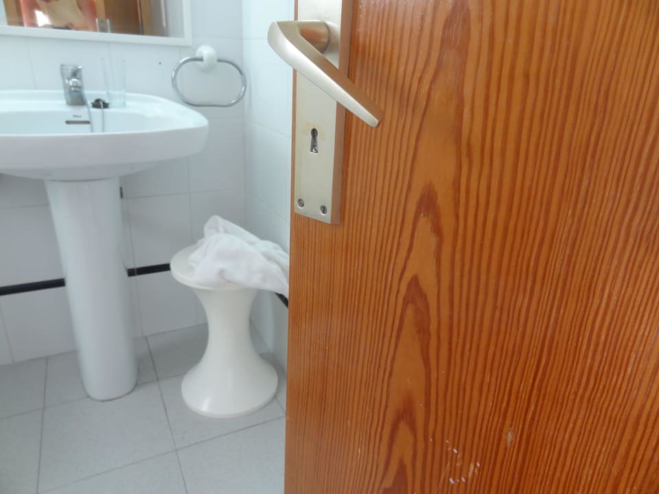 Badezimmertür schließt nicht. Klinke kaputt. Hotel Don Felipe