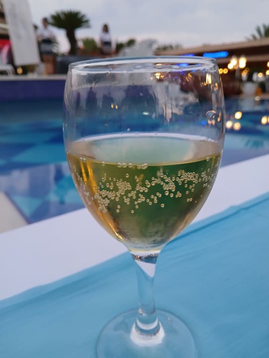 Gastro Quattro Beach Spa & Resort