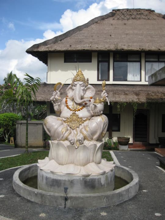 Statue Agung Raka Resort & Villas