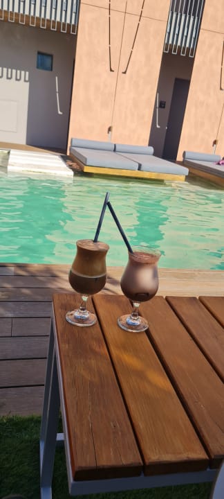 Pool Pilot Amphora Boutique Hotel