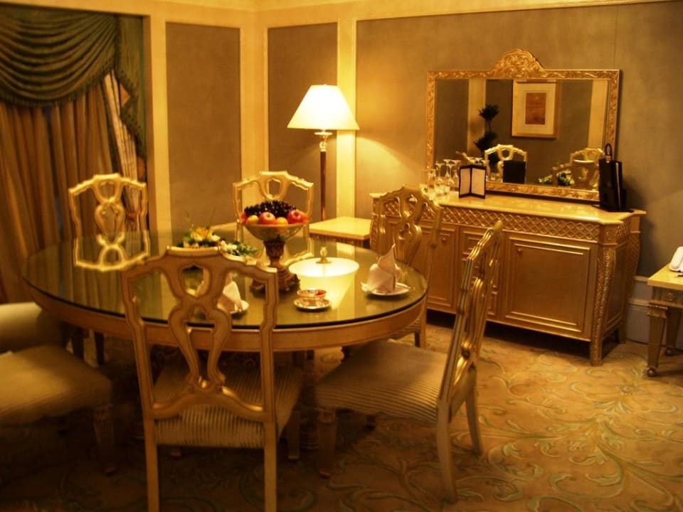 Presidential Suite - Esszimmer Emirates Palace Mandarin Oriental