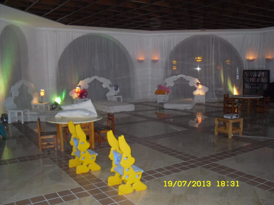 Kinderecke ( DVD Abend) Hotel Mercure Hurghada