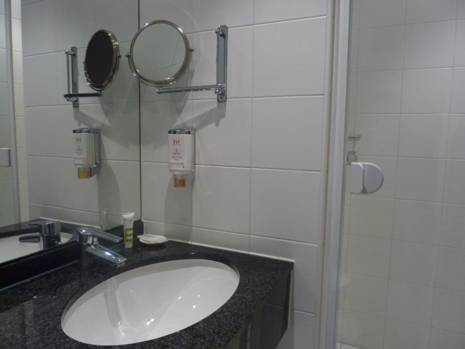 Badezimmer Mercure Hotel Hamburg Mitte