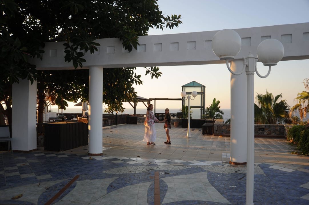 Abendspaziergang Minos Imperial Beach Resort Milatos Crete