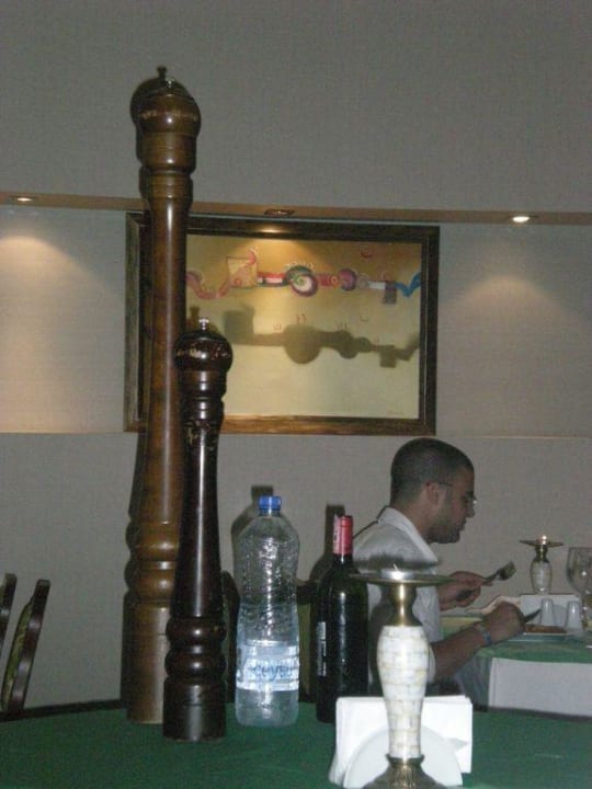 Riesige Pfeffer- und Salzmühle  Sunis Kumköy Beach Resort Hotel & Spa