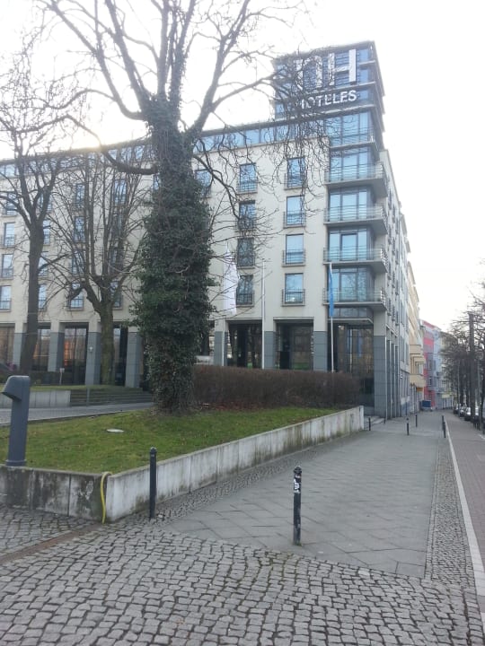 Außenansicht des Hotels NH Berlin Alexanderplatz