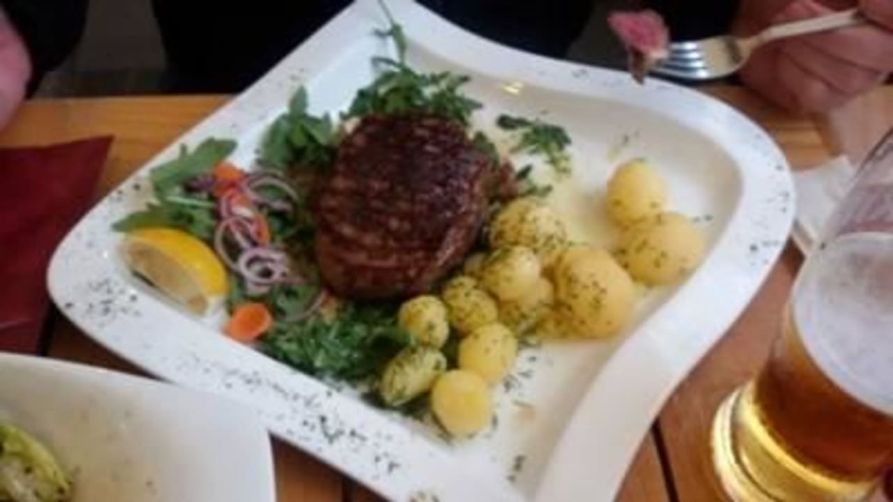 Restaurant Pinoccio an der Promenade Apartments Sun & Snow Plaża