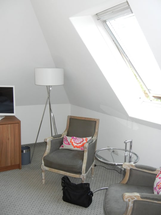 Leider durchgessene 'Stil'-Sessel Villa am Schlosspark