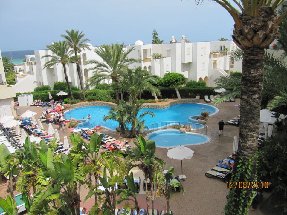 Poolanlage vom Sonnendeck Hipotels Bahia Grande