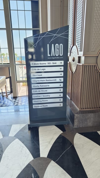 Lobby Lago Hotel