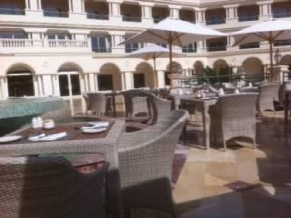 Terrasse zum Frühstücken Baron Palace Sahl Hasheesh