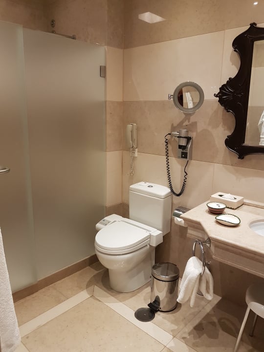 Badezimmer 117 Convento do Espinheiro Hotel & Spa