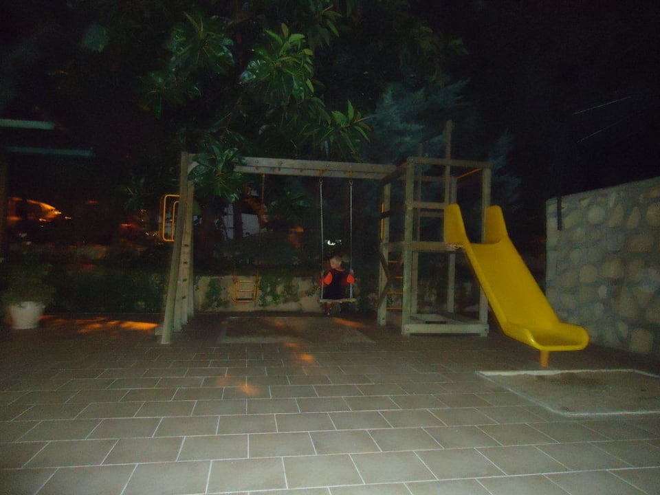Kleiner Spielplatz Aska Hotel Just in Beach