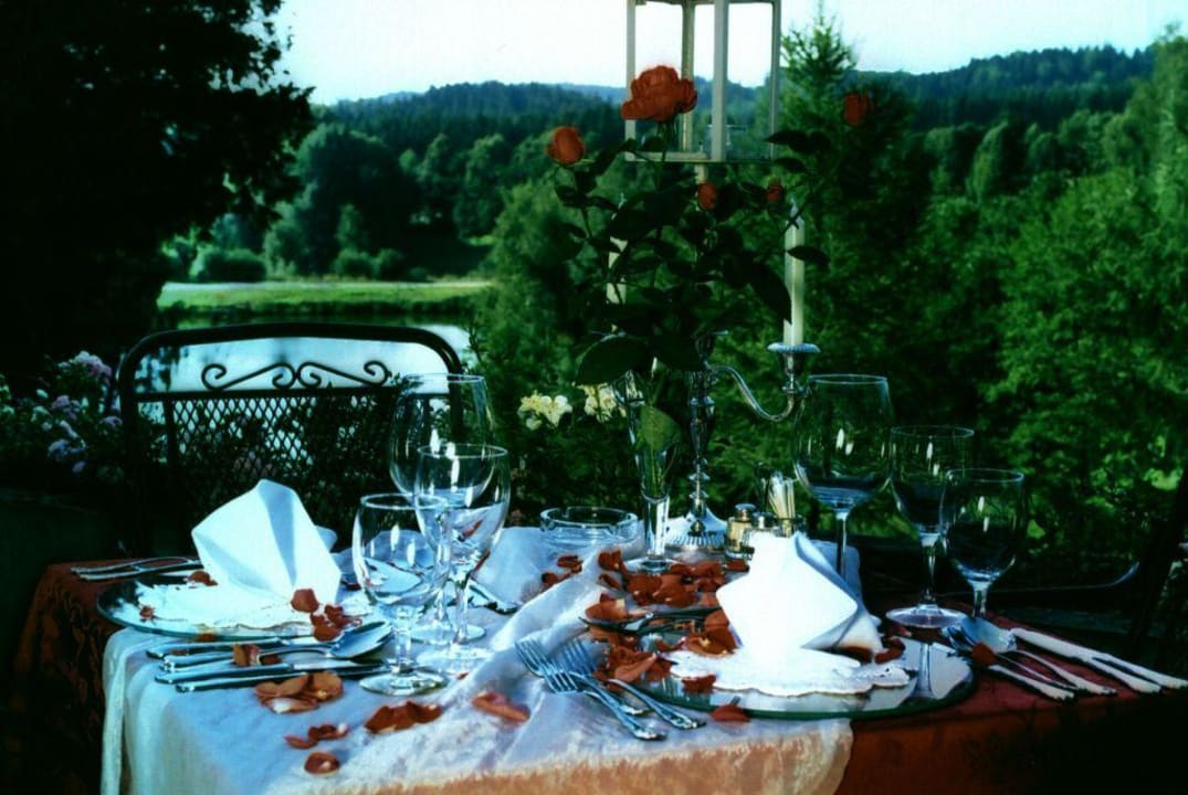 Terrasse Schloss Rosenau Schlosshotel Rosenau