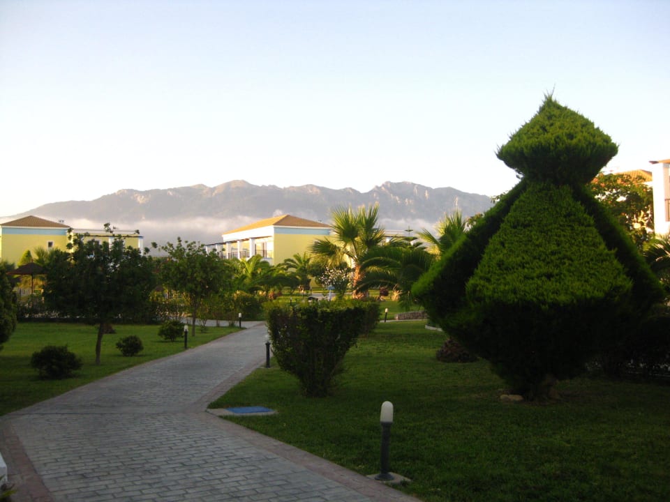 Gartenanlage im Village Corali Hotel