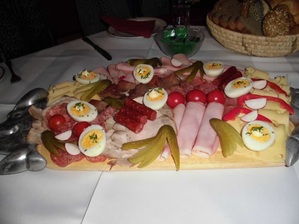 Bretteljause  Hotel-Pension Ötzmooshof