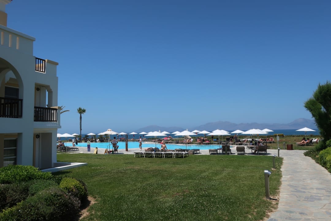 Pool Neptune Luxury Resort