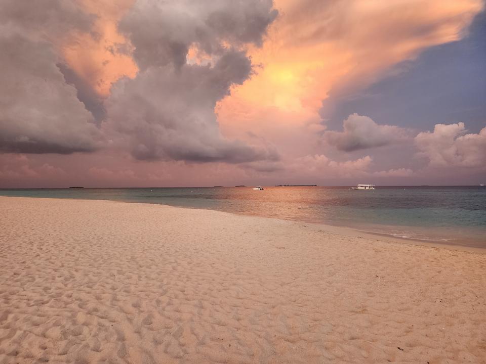 Strand Kuredu Island Resort & Spa